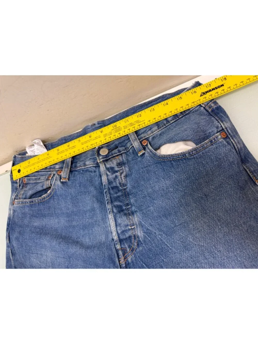 Levis Premium 501 Jeans Mens 34X32 Button Fly Denim Straight Leg Medium Wash
